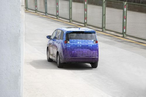 騰勢首款MPV諜照曝光，預計4月亮相北京車展